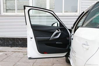 2014款DS 5 1.6T自动雅致版THP160