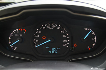 2015款福睿斯1.5L手动舒适型