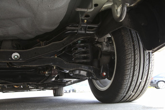 2015款海马福美来1.6L自动品尚型