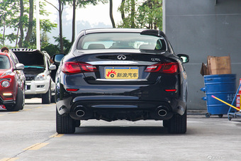 2015款英菲尼迪Q70L 2.5L奢华版