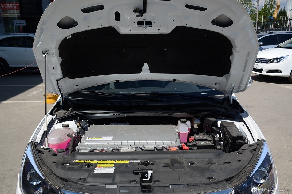 2016款比亚迪e5豪华型