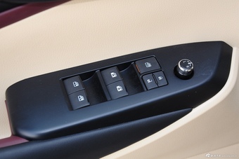 2015款汉兰达3.5L自动四驱精英版