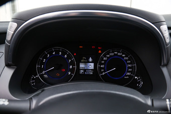2013款英菲尼迪QX70 3.7L标准版