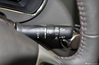 2012款汉兰达2.7L自动两驱豪华版7座