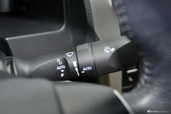 2012款凯美瑞尊瑞混动2.5HQ旗舰版