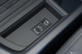 2016款宝马3系 1.6T自动316Li时尚型