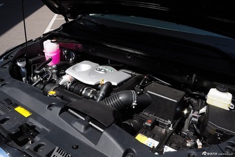 2015款汉兰达2.0T自动两驱精英版7座