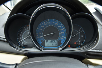 2015款YARiS L致炫1.5G自动炫动天窗特别版