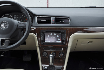 2013款朗逸改款1.4TSI DSG豪华版