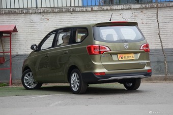 2016款宝骏730 1.5L手动标准版5座