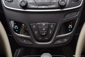 2015款君威2.0L自动领先时尚型