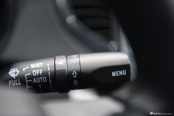 2015上海车展：奔腾B90