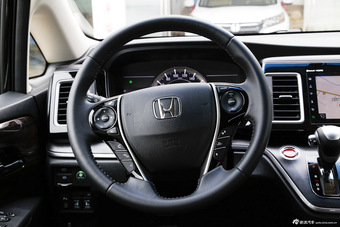 2016款艾力绅2.4L自动豪华版