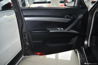 2012款奥轩GX5 2.0L手动两驱天窗版