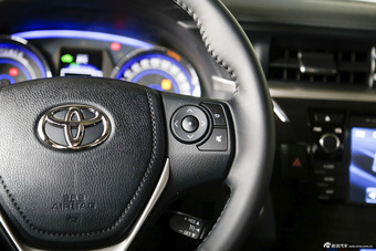 2016款卡罗拉双擎1.8L自动旗舰版