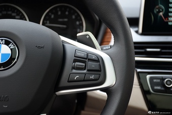 2016款宝马2系旅行车220i 2.0T自动豪华设计套装