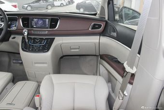 2014款GL8商务车2.4L自动LT豪华商务行政版