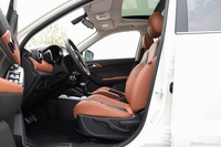 2016款北汽绅宝X35 1.5L自动尊贵版