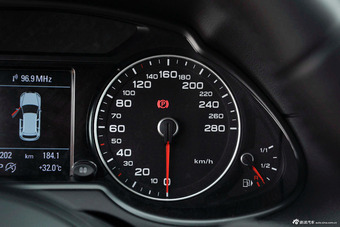 2014款奥迪Q5 45TFSI quattro运动型