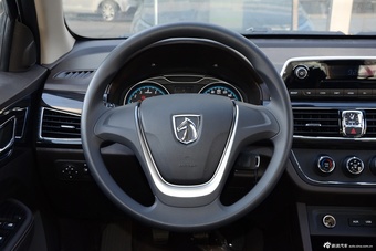 2016款宝骏630 1.5L手动舒适型