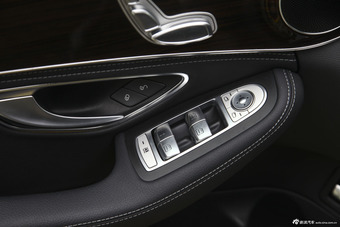 2015款奔驰C级C200L 2.0T自动运动版