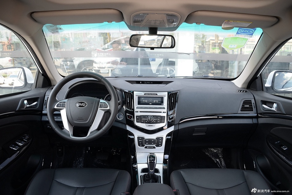 2016款比亚迪e5豪华型