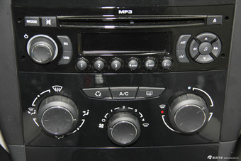 2013款世嘉三厢1.6L手动品尚型CNG