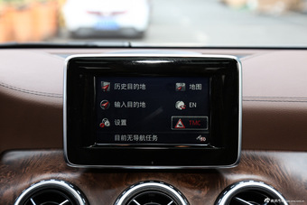 2015款奔驰GLA260 2.0T自动4MATIC 运动型