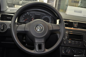 2013款新桑塔纳1.6L自动舒适型吉祥黑