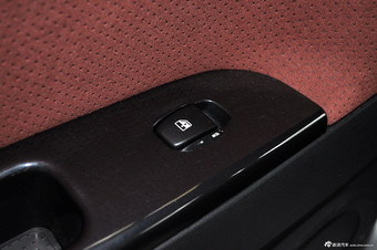 2011款骏捷FSV 1.5L自动豪华