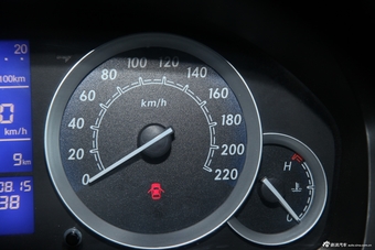 2013款北京汽车E系列1.5L自动乐尚版三厢