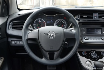 2016款海马M3 1.5L自动舒适型