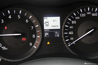 2015款英菲尼迪Q70L 2.5L豪华版