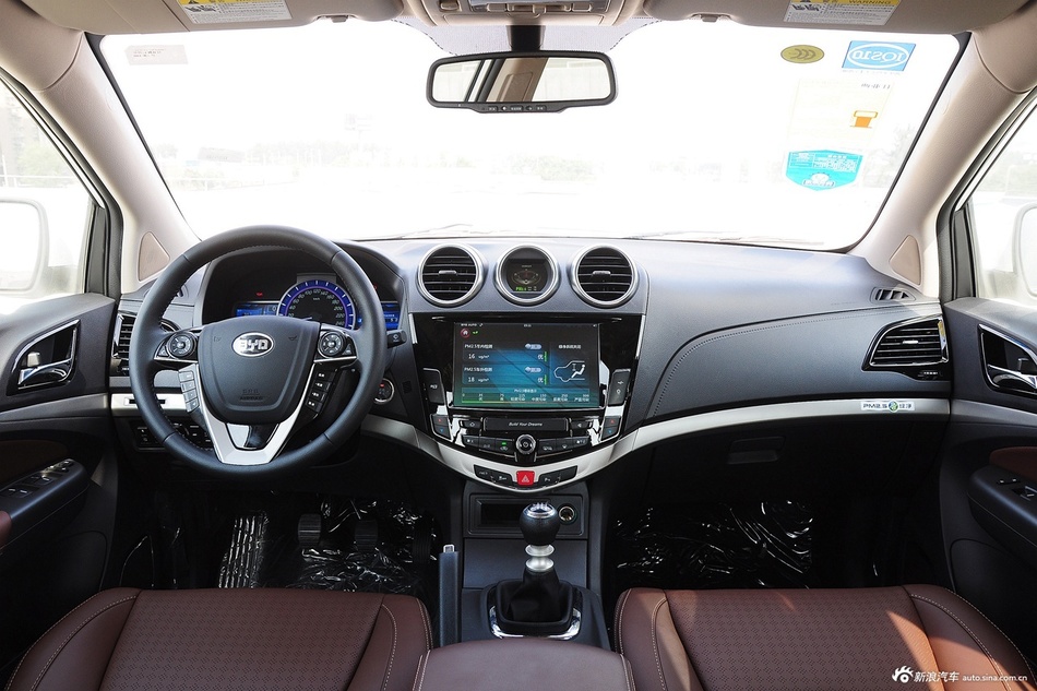 2015款比亚迪S7 1.5T手动尊贵版