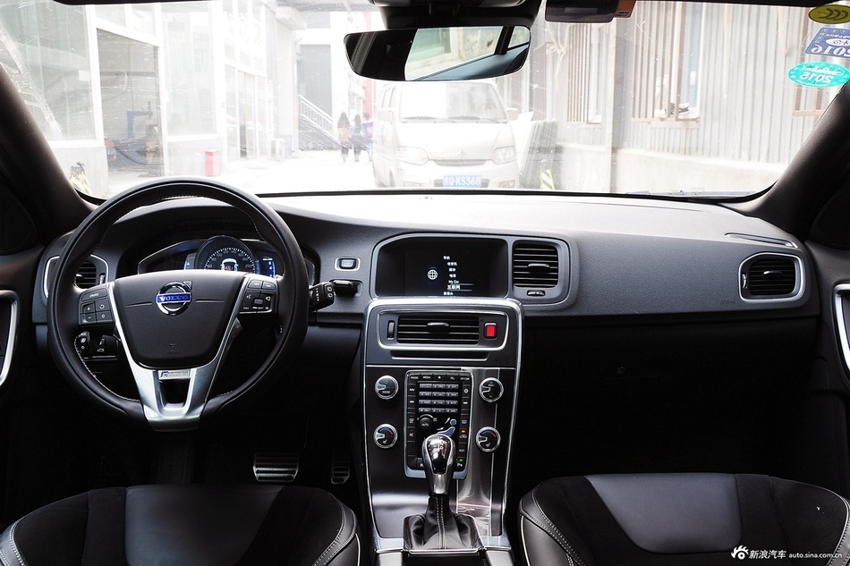 2015款沃尔沃V60 2.0T T5智雅个性运动版