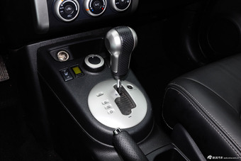 2015款东风风度MX6 2.0L CVT两驱梦想版