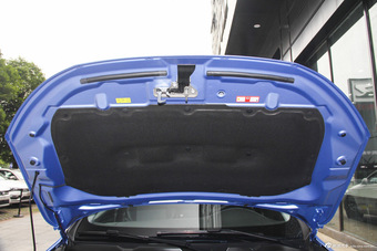 2016款众泰SR7 1.5T自动魔方之路版