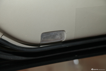 2013款凯美瑞200G 2.0L自动经典豪华版