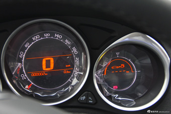 2013款雪铁龙C4L 1.6THP自动劲智版