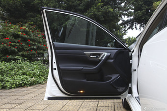 2015款天籁2.5L自动XL-NAVI Tech欧冠智享版