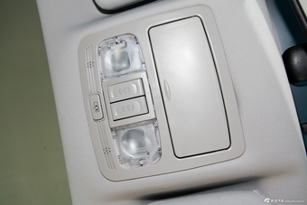 2013款吉利EC8 2.4L自动尊贵型