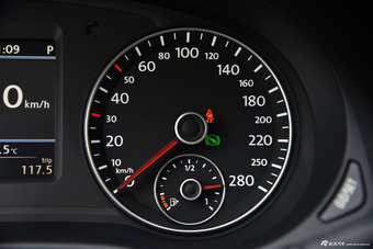 2015款帕萨特1.8T DSG至尊版