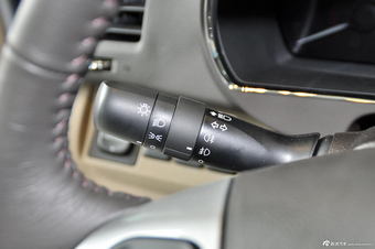 2012款汉兰达2.7L自动两驱豪华版7座