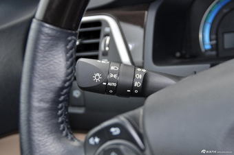 2012款凯美瑞尊瑞混动2.5HQ旗舰版