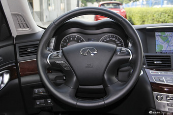 2015款英菲尼迪Q70L 2.5L奢华版