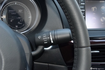 2017款阿特兹2.0L自动蓝天豪华版