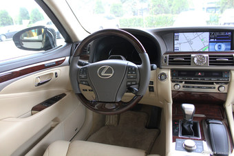 2014款雷克萨斯LS460L到店实拍