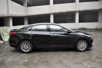 2013款名图1.8GLS自动智能型幻影黑