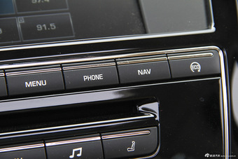 2015款捷豹XJL 2.0T两驱典雅商务版