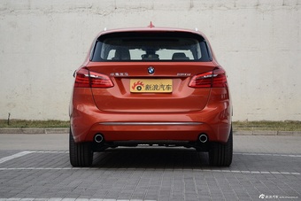 2016款宝马2系旅行车220i 2.0T自动豪华设计套装